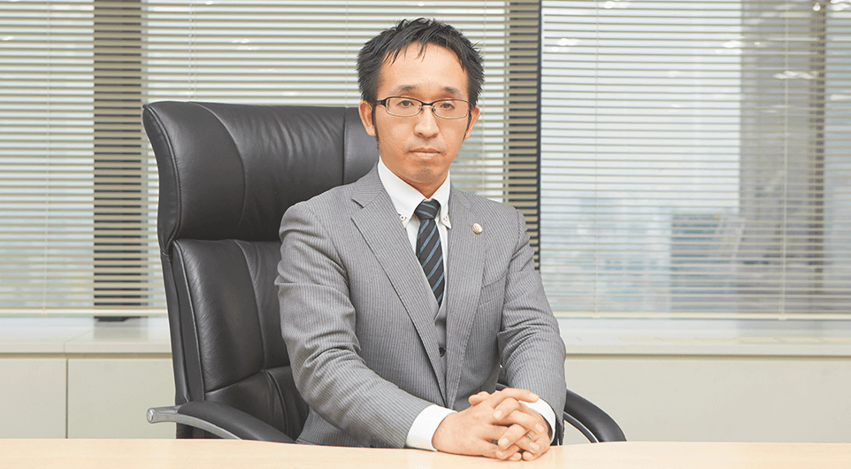 井内健雄弁護士の顔写真